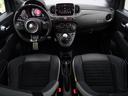 そして運転席周り、マットなインストルメントパネル、ブラック基調のシート、そして左ハンドルがあなたの奥底に眠った欲望を掻き立てる・・・