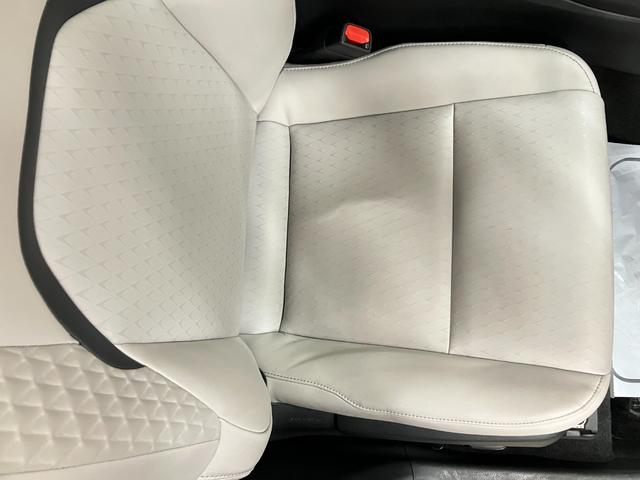 ＵＸ ＵＸ２５０ｈ　バージョンＣ　ＯＢＤ診断済／法定点検整備済／４本新品タイヤ交換済／パノラミックビューモニター／ブラインドスポットモニターセット／パーキングサポートブレーキ／クライメントコンシェルジュ／セーフティシステムプラス（33枚目）