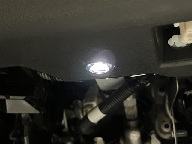 スカイライン ＧＴ　タイプＰ　ＯＢＤ診断済／法定点検整備済／後期型／ＢＯＳＥパフォーマンスシリーズサウンドシステム／アンビエントライト／本アルミインパネ加飾／全方位運転支援システム／インテリジェントアラウンドビューモニター（9枚目）