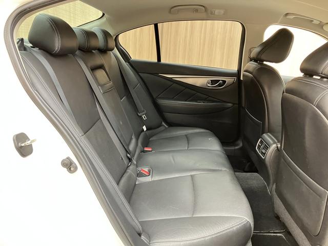 スカイライン ＧＴ　タイプＰ　ＯＢＤ診断済／法定点検整備済／後期型／ＢＯＳＥパフォーマンスシリーズサウンドシステム／アンビエントライト／本アルミインパネ加飾／全方位運転支援システム／インテリジェントアラウンドビューモニター（47枚目）