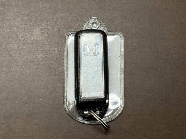 N-BOXカスタム G・Lホンダセンシング OBD診断済/法定点検整備済/2トーンカラースタイル/純正オプションナビ/地デジ/Bluetoothオーディオ/無限ドアミラーカバー/ホンダセンシング/衝突軽減ブレーキ/LEDヘッドランプ/1オーナー(8枚目)
