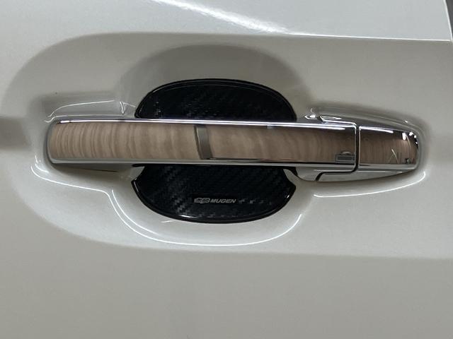 N-BOXカスタム G・Lホンダセンシング OBD診断済/法定点検整備済/2トーンカラースタイル/純正オプションナビ/地デジ/Bluetoothオーディオ/無限ドアミラーカバー/ホンダセンシング/衝突軽減ブレーキ/LEDヘッドランプ/1オーナー(17枚目)