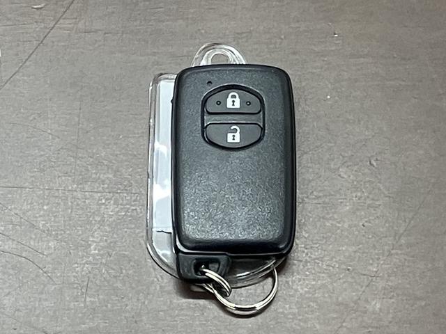 アクア S OBD診断済/法定点検整備済/後期型/セーフティセンス/プリクラッシュセーフティ/スマートエントリーパッケージ/オートライト/LEDヘッドランプ/ビューティーパッケージ/純正ナビ/地デジ/ワンオーナー(9枚目)