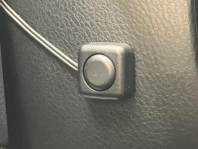 ヴォクシー Ｘ　ＯＢＤ診断済／法定点検整備済／セーフティセンス／プリクラッシュセーフティシステム／レーンディパーチャーアラート／スマートエントリーシステム／純正オプションナビ／地デジ／クルーズコントロール（15枚目）