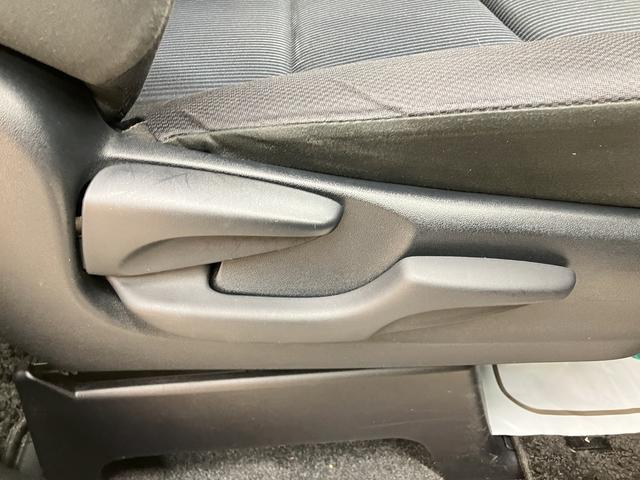 ヴォクシー Ｘ　ＯＢＤ診断済／法定点検整備済／セーフティセンス／プリクラッシュセーフティシステム／レーンディパーチャーアラート／スマートエントリーシステム／純正オプションナビ／地デジ／クルーズコントロール（30枚目）