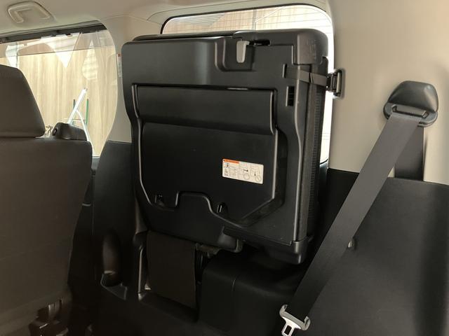 ヴォクシー Ｘ　ＯＢＤ診断済／法定点検整備済／セーフティセンス／プリクラッシュセーフティシステム／レーンディパーチャーアラート／スマートエントリーシステム／純正オプションナビ／地デジ／クルーズコントロール（45枚目）