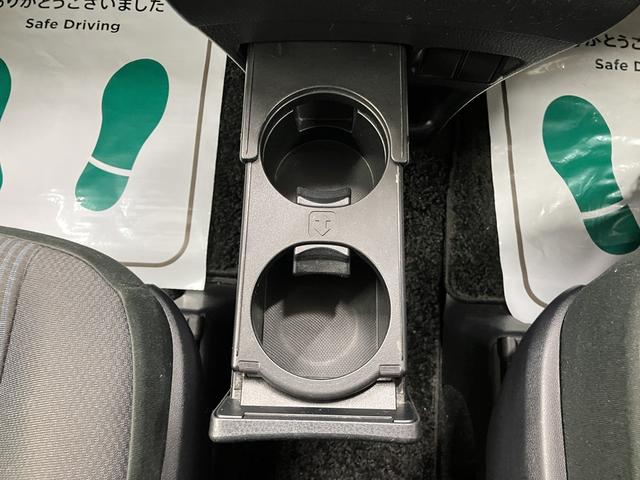 ヴォクシー Ｘ　ＯＢＤ診断済／法定点検整備済／セーフティセンス／プリクラッシュセーフティシステム／レーンディパーチャーアラート／スマートエントリーシステム／純正オプションナビ／地デジ／クルーズコントロール（77枚目）