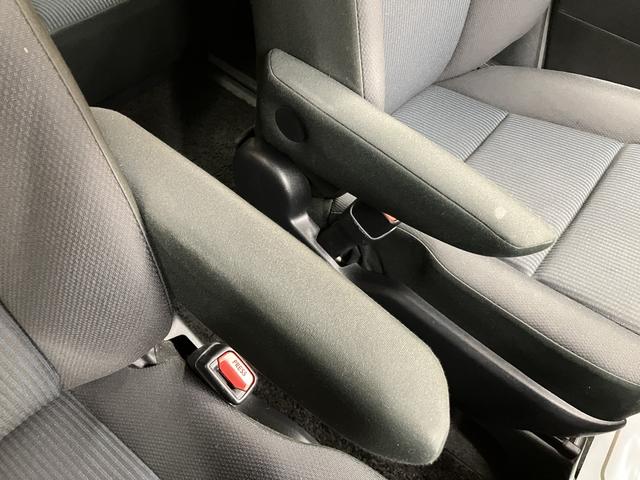 ヴォクシー Ｘ　ＯＢＤ診断済／法定点検整備済／セーフティセンス／プリクラッシュセーフティシステム／レーンディパーチャーアラート／スマートエントリーシステム／純正オプションナビ／地デジ／クルーズコントロール（79枚目）