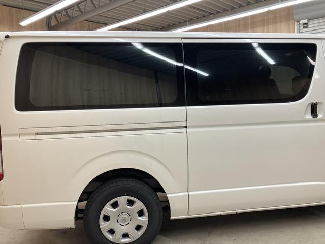 ハイエースバン スーパーＧＬ　ダークプライムＩＩ　ＯＢＤ診断済／法定点検整備済／後期型／ベッドキット／バックモニター内蔵インナーミラー／インテリジェントクリアランスソナー／両側パワースライドドア／ＡＣ１００Ｖ電源／セーフティセンス／ワンオーナー（11枚目）