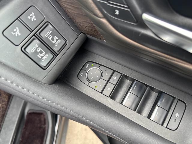 アルファードハイブリッド エグゼクティブラウンジ 法人ワンオーナー 自社ユーザー買取車1年無制限距離保証付 送迎車使用歴(13枚目)