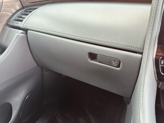 アルファードハイブリッド エグゼクティブラウンジ 法人ワンオーナー 自社ユーザー買取車1年無制限距離保証付 送迎車使用歴(40枚目)