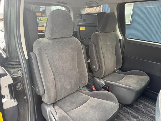 ノア Ｘ　スペシャルエディション　純正ナビ　バックカメラ　フリップダウンモニター　Ｂｌｕｅｔｏｏｔｈ　両側パワースライドドア　ＥＴＣ　キーレス　スマートキー　オートライト　ウォークスルー　デュアルエアコン（43枚目）