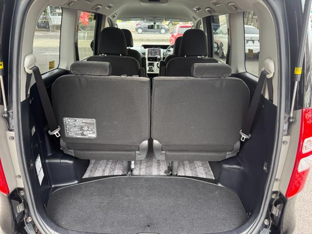 ノア Ｘ　スペシャルエディション　純正ナビ　バックカメラ　フリップダウンモニター　Ｂｌｕｅｔｏｏｔｈ　両側パワースライドドア　ＥＴＣ　キーレス　スマートキー　オートライト　ウォークスルー　デュアルエアコン（46枚目）