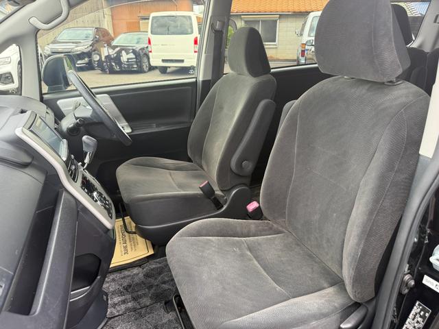 ノア Ｘ　スペシャルエディション　純正ナビ　バックカメラ　フリップダウンモニター　Ｂｌｕｅｔｏｏｔｈ　両側パワースライドドア　ＥＴＣ　キーレス　スマートキー　オートライト　ウォークスルー　デュアルエアコン（49枚目）