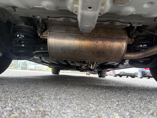 ノア Ｘ　スペシャルエディション　純正ナビ　バックカメラ　フリップダウンモニター　Ｂｌｕｅｔｏｏｔｈ　両側パワースライドドア　ＥＴＣ　キーレス　スマートキー　オートライト　ウォークスルー　デュアルエアコン（52枚目）