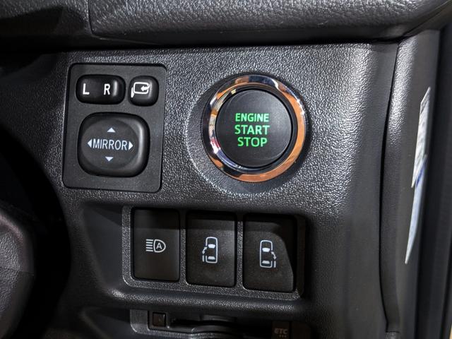 ハイエースバン ロングスーパーＧＬ　アースカラーパッケージ　両側パワースライドドア　パノラミックビューモニター　アルパイン１１型ナビ　丸目カスタム　ベッドキット　シートカバー　衝突被害軽減ブレーキ　インテリジェントクリアランスソナー（11枚目）