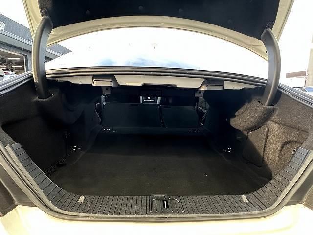 CLS220 ブルーテック AMGライン サンルーフ 黒革シート HDDナビ 全方位カメラ フルセグTV アダプティブクルーズコントロール シートヒーター メモリー付パワーシート LEDヘッドライト 純正19インチアルミ ETC(11枚目)