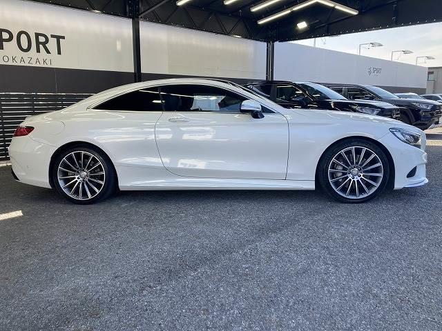 Ｓ５５０　４マチック　クーペ　ＡＭＧライン　レザーエクスクルーシブパッケージ　スワロフスキークリスタルパッケージ　ガラスルーフ　本革　ブルメスターサウンドシステム　ＥＴＣ　全周囲カメラ　シートヒーター　シートベンチレーション　ＥＴＣ(15枚目)