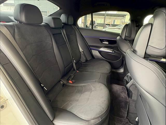 Ｅクラス Ｅ　２２０　ｄ　アバンギャルド　ＡＭＧラインパッケージ　ＡｐｐｌｅＣａｒＰｌａｙ／アダクティブクルーズコントロール／全周囲カメラ／シートヒーター／電動リアゲート／ブラインドスポットモニター／フルセグＴＶ／パドルシフト／ワイヤレス充電／パワーシート・メモリー（6枚目）