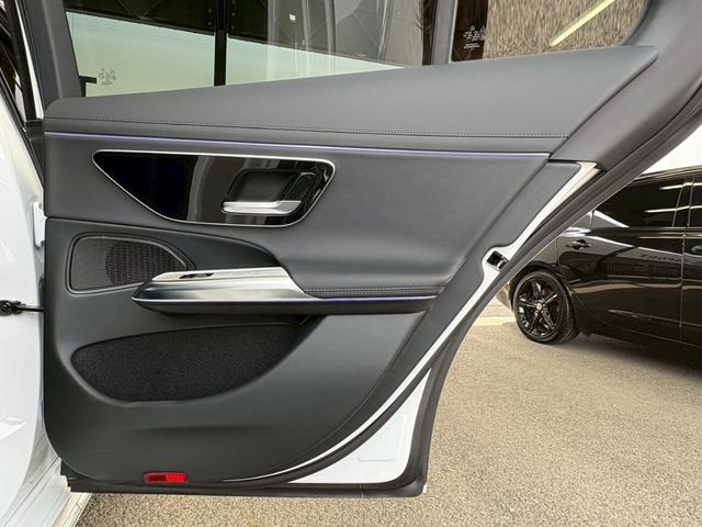 Ｅクラス Ｅ　２２０　ｄ　アバンギャルド　ＡＭＧラインパッケージ　ＡｐｐｌｅＣａｒＰｌａｙ／アダクティブクルーズコントロール／全周囲カメラ／シートヒーター／電動リアゲート／ブラインドスポットモニター／フルセグＴＶ／パドルシフト／ワイヤレス充電／パワーシート・メモリー（22枚目）