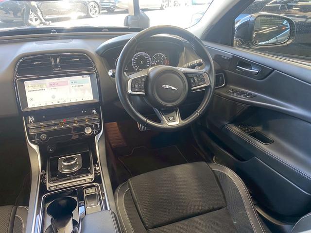 ＸＥ ＸＥ　Ｒ－スポーツ　メリディアンサウンド／レーダークルーズコントロール／レーンキープアシスト／ブラインドスポットモニター／パワーシート／シートメモリー／黒ホイール／フルゼグ／Ｂｌｕｅｔｏｏｔｈ／ＡＣＣ／ＢＳＭ（47枚目）