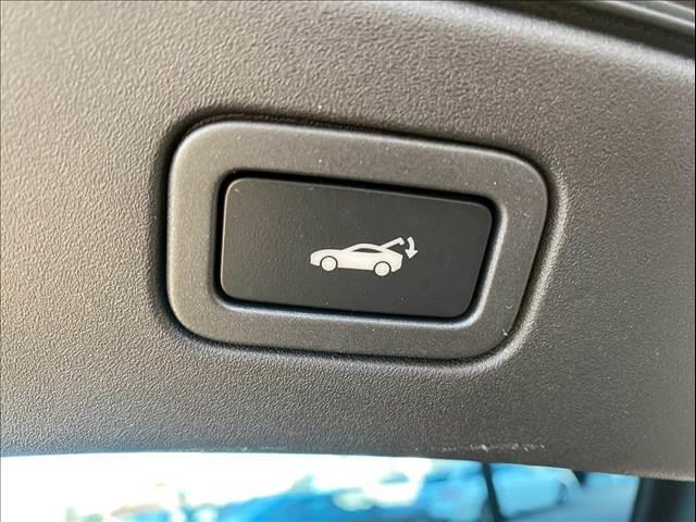 Fタイプ R-ダイナミック クーペ P300 メリディアンサウンド/AppleCarPlay/オプション20インチアルミ/電動リアゲート/LEDヘッド/アクティブエグゾースト/ラゲッジリッドスポイラー/クライメートパック/インタラクティブ(9枚目)