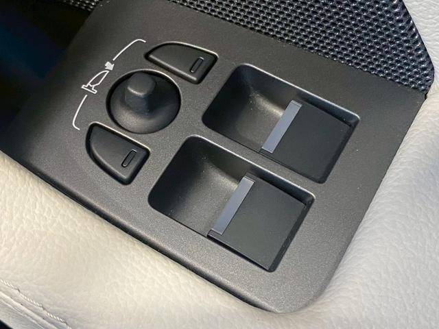 Fタイプ R-ダイナミック クーペ P300 メリディアンサウンド/AppleCarPlay/オプション20インチアルミ/電動リアゲート/LEDヘッド/アクティブエグゾースト/ラゲッジリッドスポイラー/クライメートパック/インタラクティブ(27枚目)