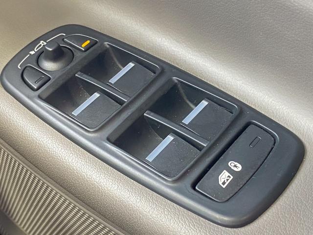 XE XE プレステージ AppleCarPlay/ワンオーナー/メリディアンサウンド/ブラックパック/レーダークルコン/シートヒーター/シートメモリー/パワーシート/白革シート/純正黒ホイール/ACC/BSM/スマートキー(27枚目)