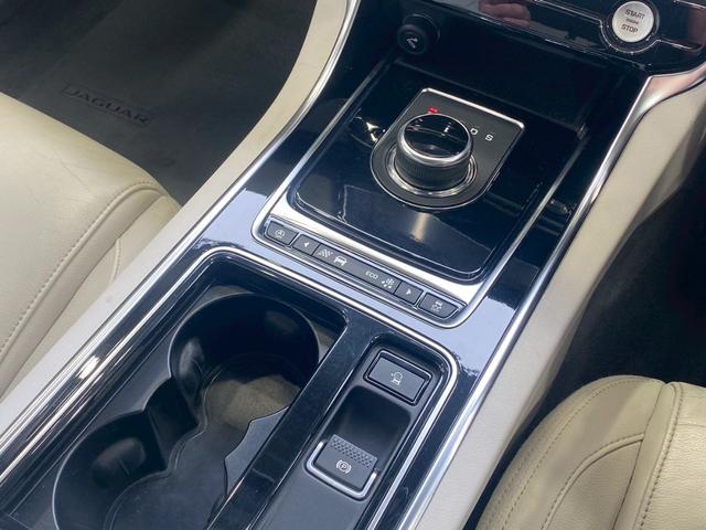 XE XE プレステージ AppleCarPlay/ワンオーナー/メリディアンサウンド/ブラックパック/レーダークルコン/シートヒーター/シートメモリー/パワーシート/白革シート/純正黒ホイール/ACC/BSM/スマートキー(49枚目)