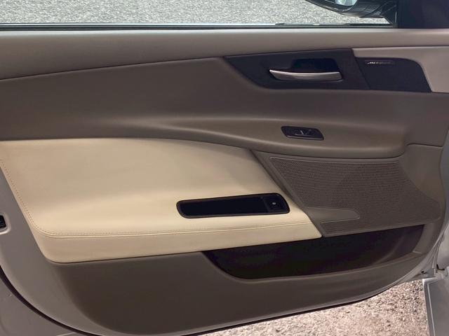 XE XE プレステージ AppleCarPlay/ワンオーナー/メリディアンサウンド/ブラックパック/レーダークルコン/シートヒーター/シートメモリー/パワーシート/白革シート/純正黒ホイール/ACC/BSM/スマートキー(66枚目)