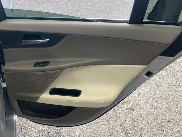 XE XE プレステージ AppleCarPlay/ワンオーナー/メリディアンサウンド/ブラックパック/レーダークルコン/シートヒーター/シートメモリー/パワーシート/白革シート/純正黒ホイール/ACC/BSM/スマートキー(67枚目)
