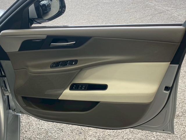 XE XE プレステージ AppleCarPlay/ワンオーナー/メリディアンサウンド/ブラックパック/レーダークルコン/シートヒーター/シートメモリー/パワーシート/白革シート/純正黒ホイール/ACC/BSM/スマートキー(69枚目)