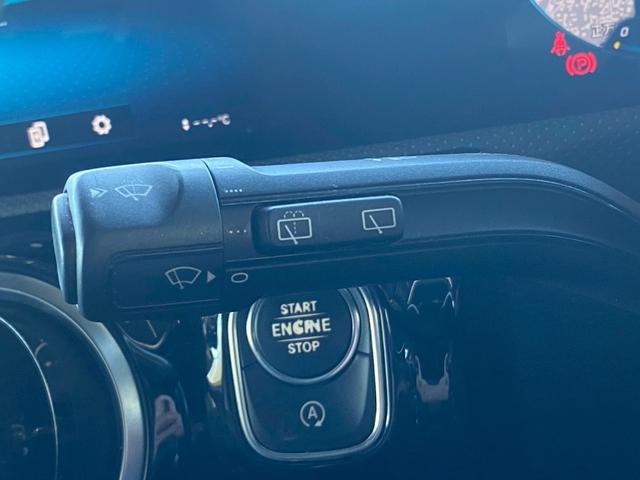 Aクラス A180 スタイル AMGライン レーダークルーズコントロール/ブラインドスポットモニター/シートヒーター/パワーシート/シートメモリー/レーンキープアシスト/レーンチェンジアシスト/スマートキー/ACC/BSM/フルセグTV(24枚目)