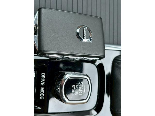 V90 T5 モメンタム 全方位カメラ/電動トランク/AppleCarPlay/シートヒーター/ベージュ革シート/パワーシート/シートメモリー/カープレイ/自動駐車/フルセグ/電動トランク/BSM/ACC/レーダークルコン(41枚目)