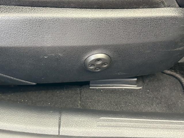 Cクラスステーションワゴン C200ステーションワゴンアバンギャルドAMGライン サンルーフ/AppleCarPlay/全方位カメラ/HUD/BSm/ACC/カープレイ/電動リアゲート/レーダークルーズコントロール/シートメモリー/シートヒーター/アンビエントライト/ARナビ(35枚目)