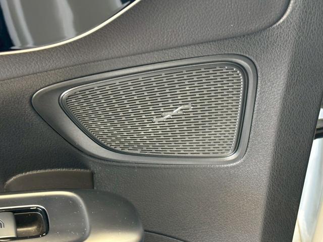 Cクラスステーションワゴン C200ステーションワゴンアバンギャルドAMGライン サンルーフ/AppleCarPlay/全方位カメラ/HUD/BSm/ACC/カープレイ/電動リアゲート/レーダークルーズコントロール/シートメモリー/シートヒーター/アンビエントライト/ARナビ(60枚目)