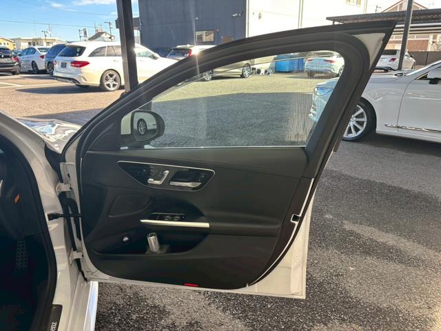Cクラスステーションワゴン C200ステーションワゴンアバンギャルドAMGライン サンルーフ/AppleCarPlay/全方位カメラ/HUD/BSm/ACC/カープレイ/電動リアゲート/レーダークルーズコントロール/シートメモリー/シートヒーター/アンビエントライト/ARナビ(64枚目)