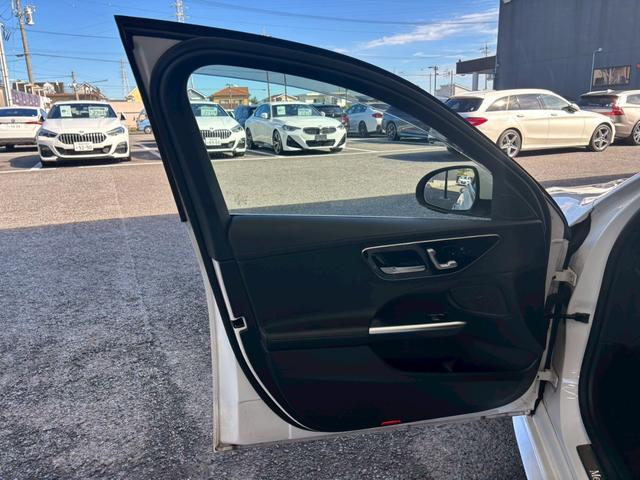 Cクラスステーションワゴン C200ステーションワゴンアバンギャルドAMGライン サンルーフ/AppleCarPlay/全方位カメラ/HUD/BSm/ACC/カープレイ/電動リアゲート/レーダークルーズコントロール/シートメモリー/シートヒーター/アンビエントライト/ARナビ(65枚目)