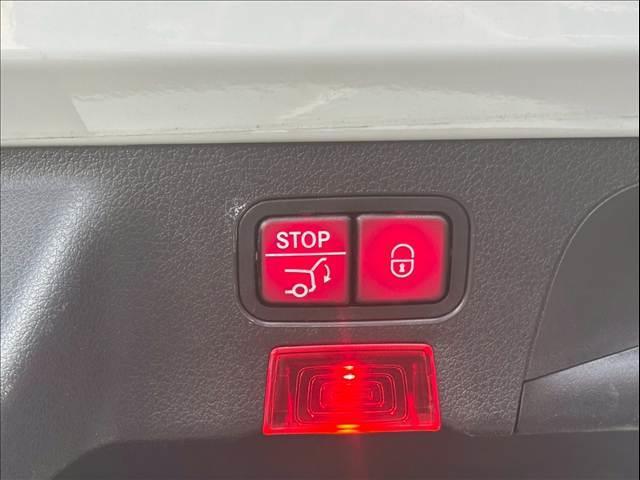 CLAクラス シューティングブレーク CLA200dシュティングブレAMGレザエクスクルP レザーEXPKG/サンルーフ/全方位カメラ/HUD/BSM/ACC/赤革レザー/電動リアゲート/フルセグ/シートヒーター/パワーシート/シートメモリー/アンビエントライト/ヘッドアップディスプレイ(11枚目)