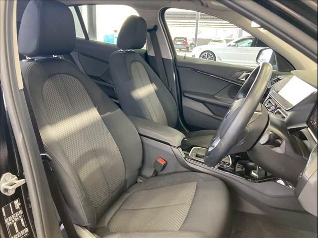 1シリーズ 118d プレイ AppleCarPlay/電動トランク/シートメモリー/パワーシート/電動トランク/アンビエントライト/レーダークルーズコントロール/オートホールド/カープレイ/純正ナビ/ETC/衝突軽減ブレーキ(5枚目)