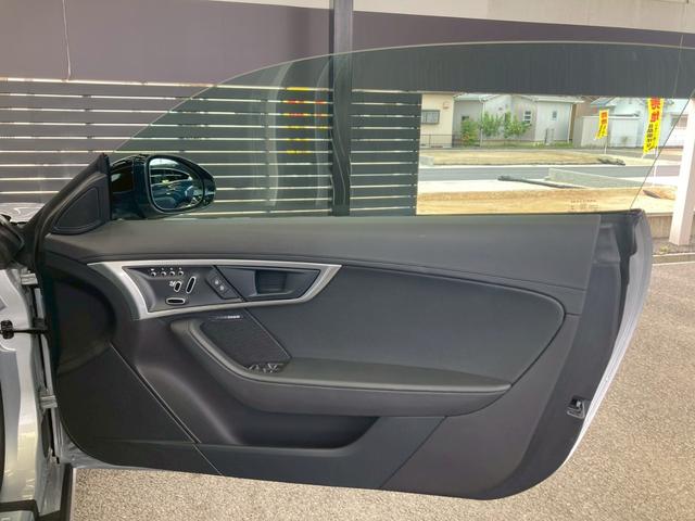 Fタイプ R-ダイナミック クーペ P300 パノラマルーフ/ブラックパック/純正20インチスタイル6003/メリディアンサウンド/黒革シート/スポーツエグゾースト/シートヒーター/クライメントパック/電動トランク/AppleCarPlay(30枚目)