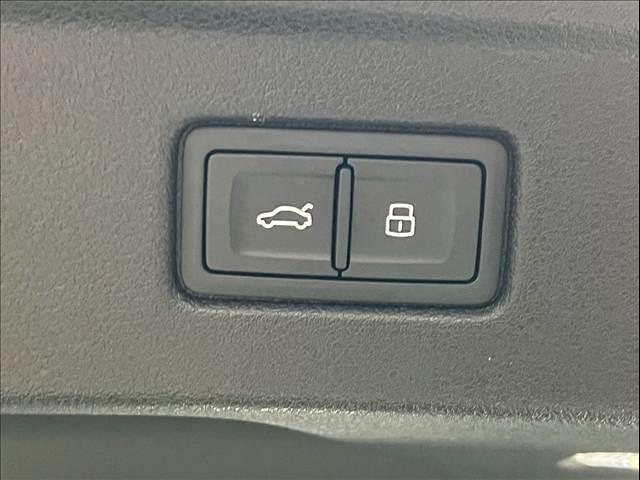 A5スポーツバック 35TDIアドバンスド AppleCarPlay/バーチャルCP/BSM/ACC/全周囲カメラ/カープレイ/電動トランク/パワーシート/シートメモリー/シートヒーター/アンビエントライト/レーダークルコン/レーンキープ(10枚目)
