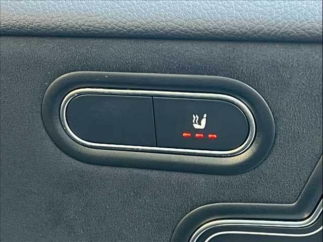 CLAクラス シューティングブレーク CLA 200 d シューティングブレーク AMGライン サンルーフ/全方位カメラ/電動トランク/HUD/BSM/ACC/レーンキープアシスト/レーンチェンジアシスト/シートメモリー/シートヒーター/アンビエントライト/パワーシート/フルセグ(9枚目)