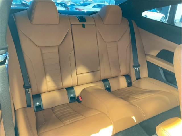 ４シリーズ ４２０ｉクーペ　Ｍスポーツ　コニャックレザー／全方位カメラ／ワンオーナ／ＡｐｐｌｅＣａｒＰｌａｙ／ベージュ革シート／電動トランク／純正１８インチ／シートヒーター／シートメモリー／パワーシート／ＢＳＭ／ＡＣＣ／ＥＴＣ／カープレイ（6枚目）