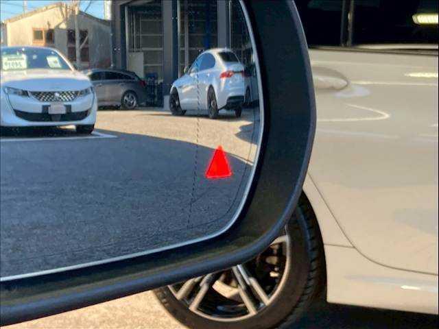 Cクラス C220dローレウスエディションスポーツプラスパック 黒革シート/エアサス/シートヒーター/BSM/HUD/ACC/AppleCarPlay/カープレイ/アンビエントライト/レーンキープアシスト/レーンチェンジアシスト/パワーシート/シートヒーター(8枚目)