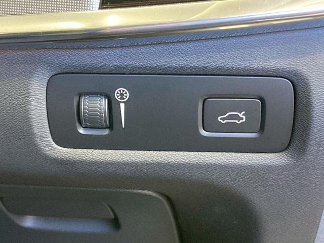 Cクラス C220dローレウスエディションスポーツプラスパック 黒革シート/エアサス/シートヒーター/BSM/HUD/ACC/AppleCarPlay/カープレイ/アンビエントライト/レーンキープアシスト/レーンチェンジアシスト/パワーシート/シートヒーター(48枚目)