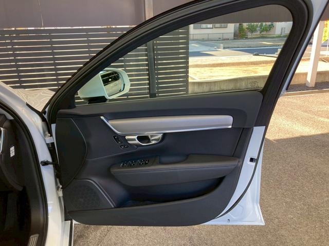 Cクラス C220dローレウスエディションスポーツプラスパック 黒革シート/エアサス/シートヒーター/BSM/HUD/ACC/AppleCarPlay/カープレイ/アンビエントライト/レーンキープアシスト/レーンチェンジアシスト/パワーシート/シートヒーター(57枚目)