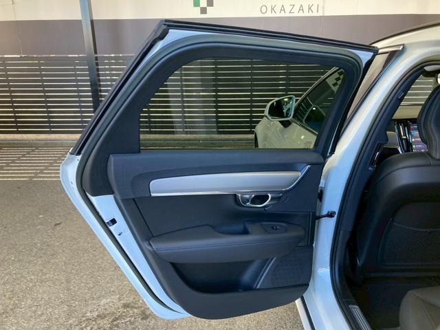 Cクラス C220dローレウスエディションスポーツプラスパック 黒革シート/エアサス/シートヒーター/BSM/HUD/ACC/AppleCarPlay/カープレイ/アンビエントライト/レーンキープアシスト/レーンチェンジアシスト/パワーシート/シートヒーター(58枚目)