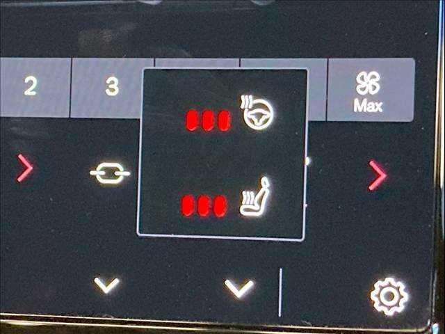 V90 B5 モメンタム AppleCarPlay/Googleナビ/黒革シート/ブラインドスポット/アダプティブクルーズコントロール/シートヒーター/ステアリングヒーター/パワーテールゲート/パワーシート/スマートキー(10枚目)