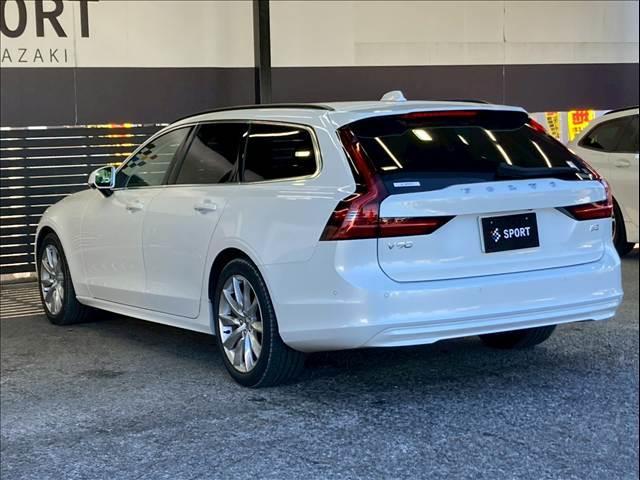 V90 B5 モメンタム AppleCarPlay/Googleナビ/黒革シート/ブラインドスポット/アダプティブクルーズコントロール/シートヒーター/ステアリングヒーター/パワーテールゲート/パワーシート/スマートキー(17枚目)